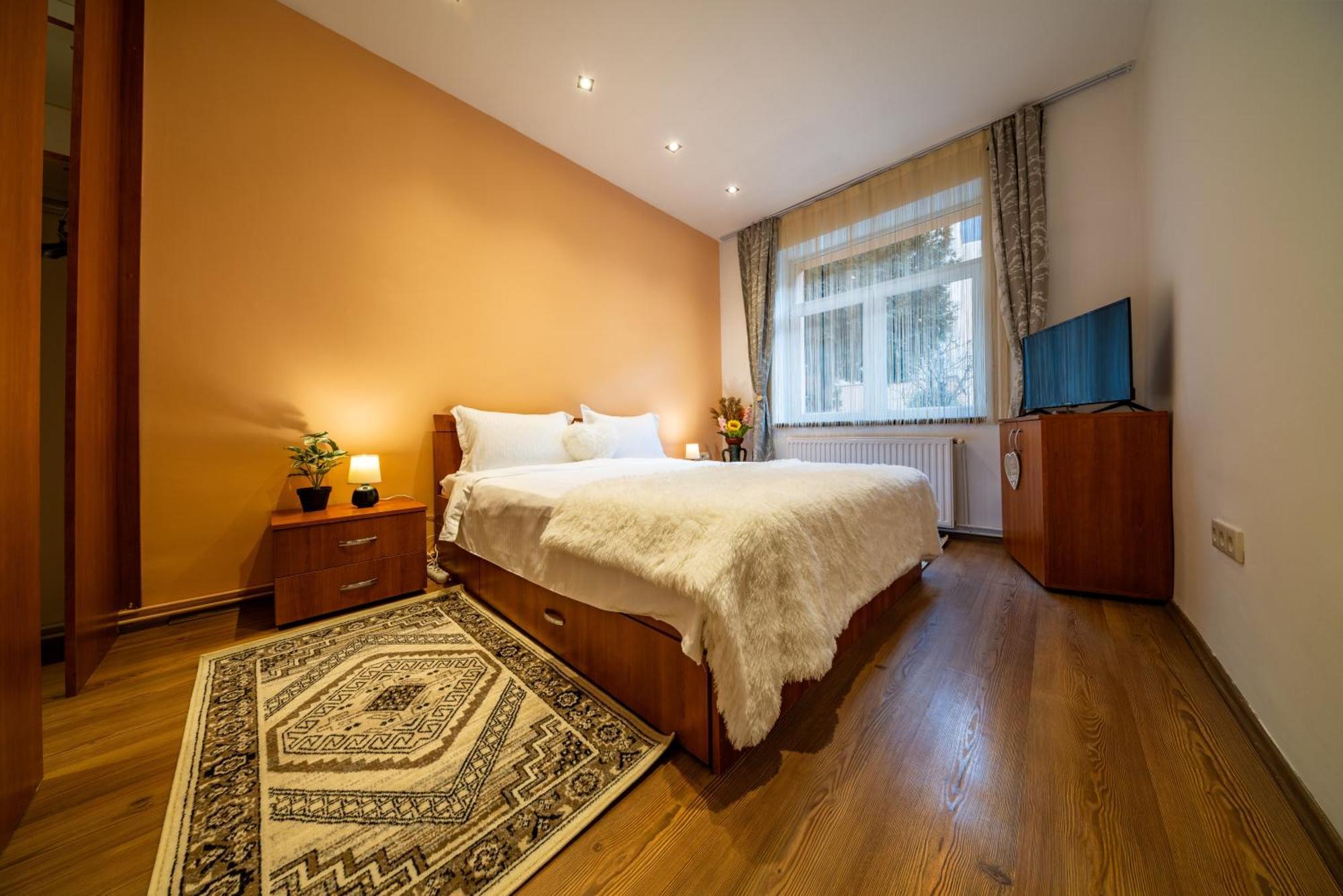 John Residence Apartment Brasov With Parking Option Εξωτερικό φωτογραφία
