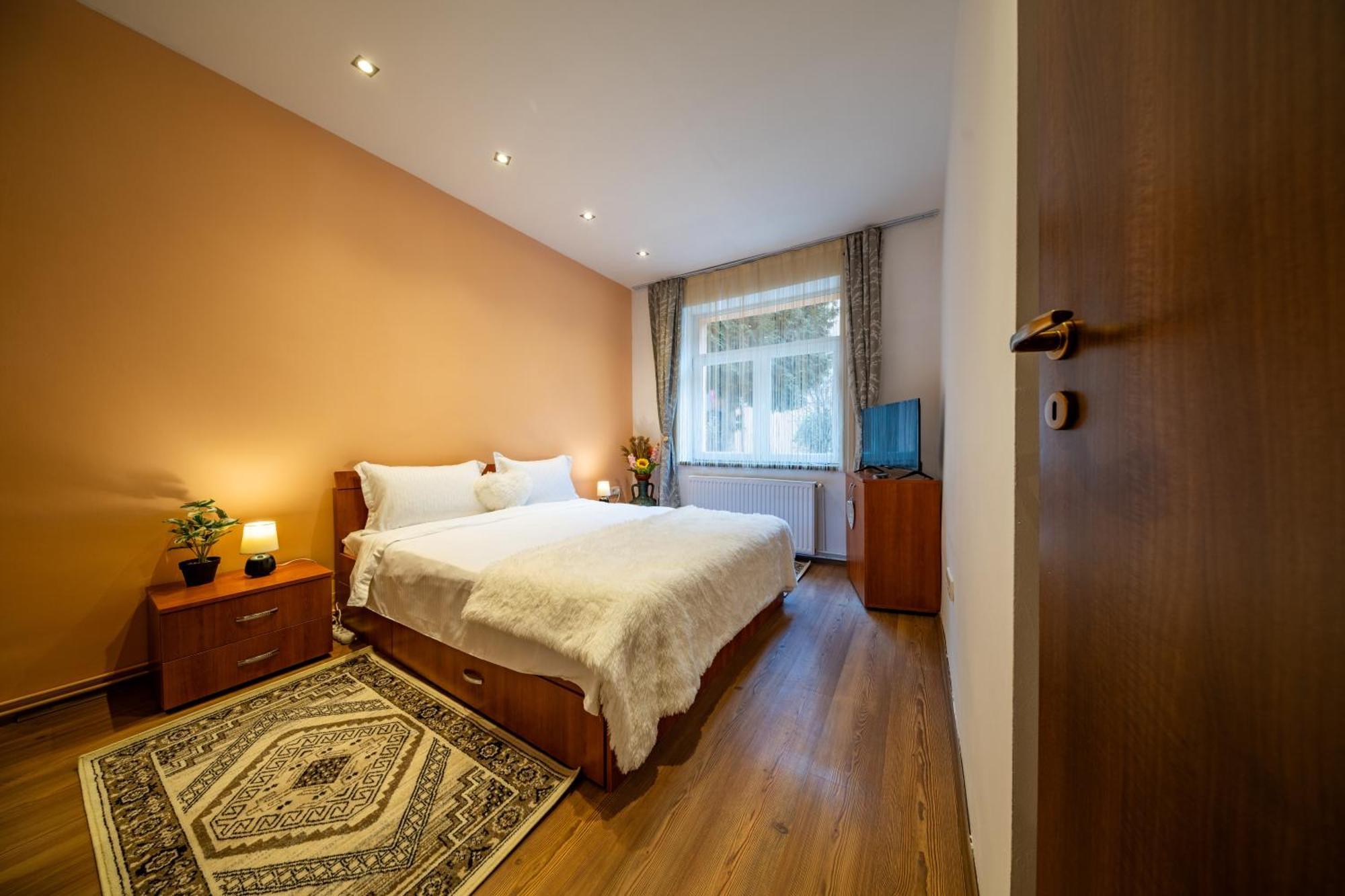 John Residence Apartment Brasov With Parking Option Εξωτερικό φωτογραφία
